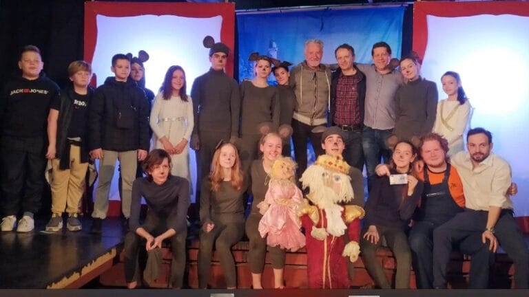 Roditelji zahtevaju da se Slobodan Stepić vrati na čelo Dramskog studija