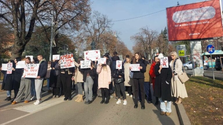 Učenici tišinom još jednom poslali snažnu poruku iz Požarevca