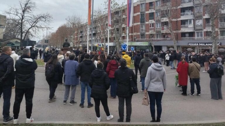 Maturanti pozvali i građane na blokadu kružnog toka u petak