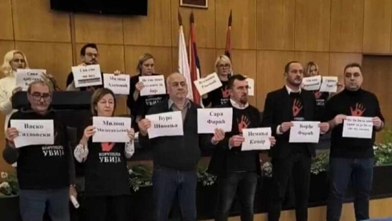 Zbog 15 minuta tišine – 40 minuta pauze u Skupštini grada Smedereva