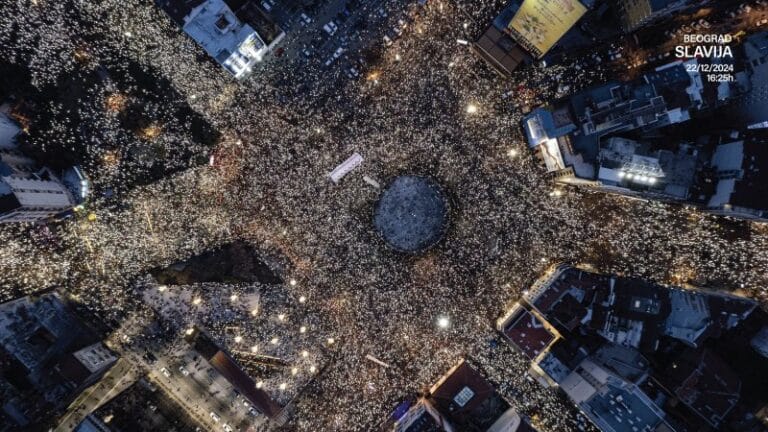 Arhiv javnih skupova: Oko 100 000 građana na Slaviji