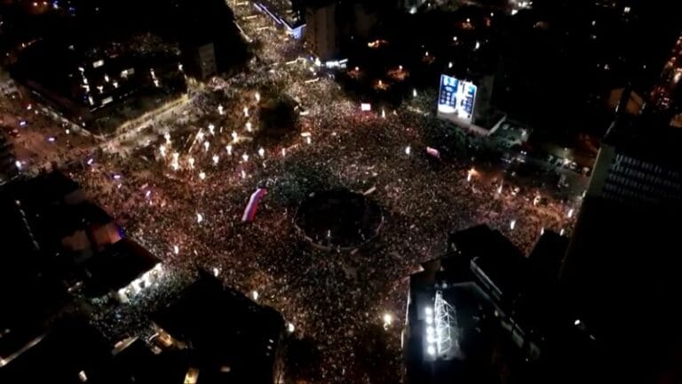 Protest na Slaviji protekao u miru   