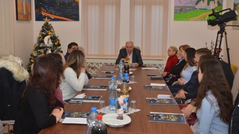 Potpisani ugovori sa novim stipendistima opštine