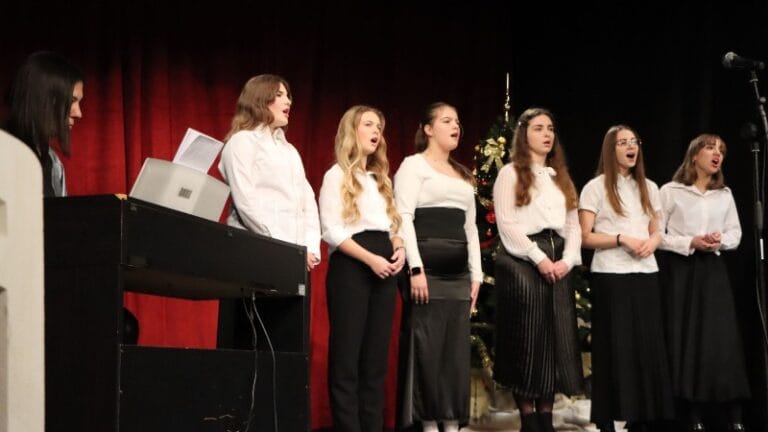 Novogodišnji koncert uz humanost učenika