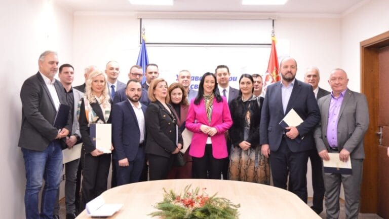 Opštini Petrovac na Mlavi skoro dva miliona dinara iz fonda za lokal