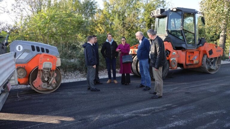 Biciklistička staza i novi put u izgradnji