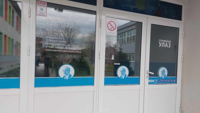 Deo zaposlenih u osnovnoj školi u Kostolcu: Radnicima u prosveti nije bitna samo plata