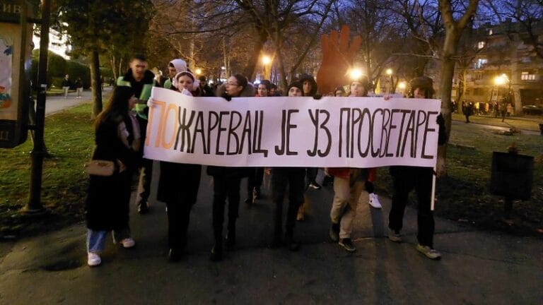 „Školski čas u zadnji čas“ u Požarevcu (FOTO, VIDEO)