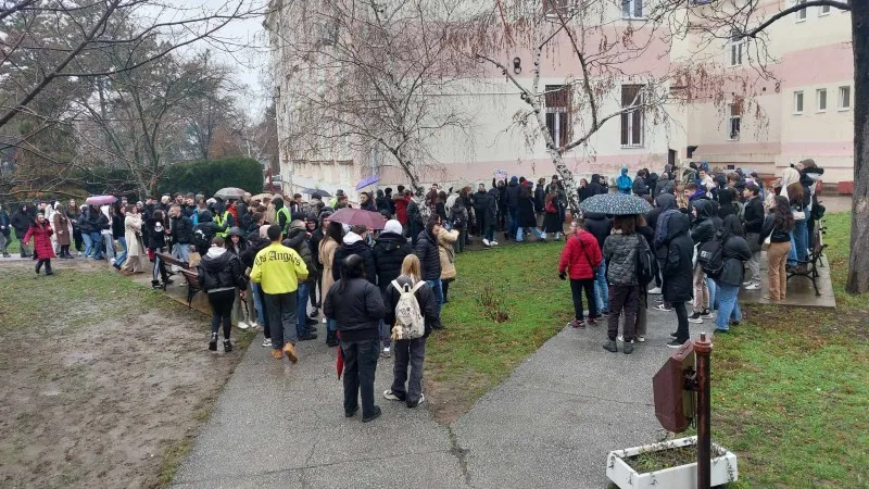 Blokada kružnog toka i skup u dvorištu ETŠ Požarevac (FOTO, VIDEO) 1 Skup skola