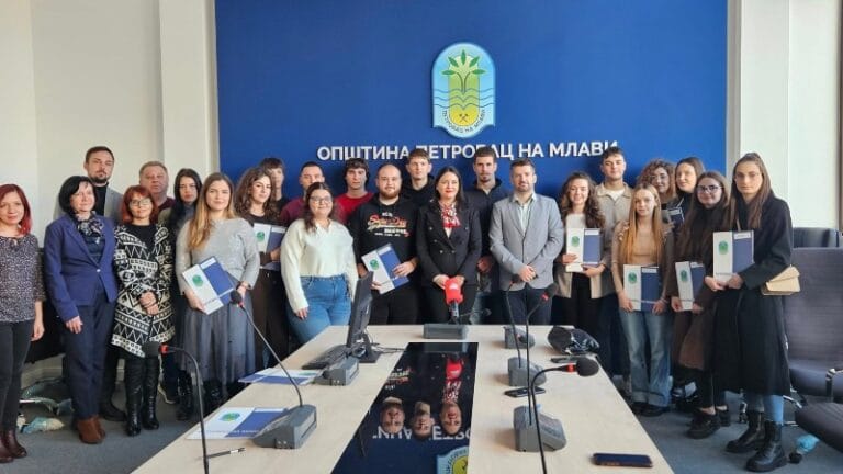 Potpisani ugovori za studentske stipendije