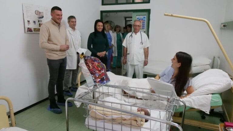 Prva beba u 2025. godini u Palanci – dečak