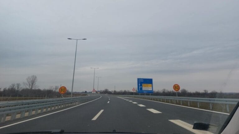 Izmene režima saobraćaja na nekoliko lokacija