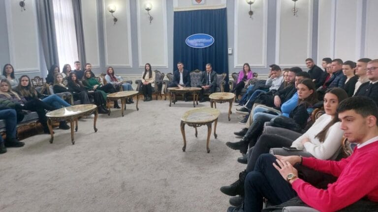 Dodeljeni ugovori o stipendiranju studenata