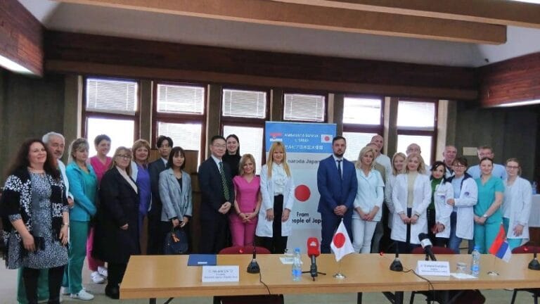 Delegacija japanske ambasade posetila Opštu bolnicu Petrovac na Mlavi