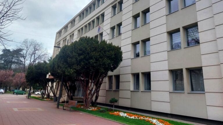 Podsela auto-sedišta od danas