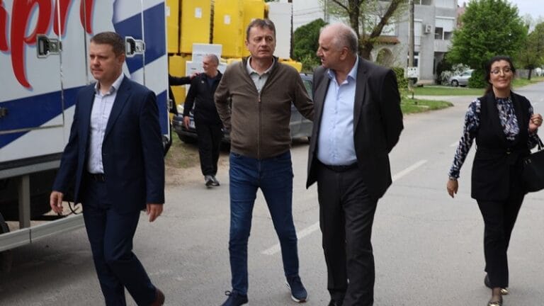 Ministar Glišić obišao radove na rekonstrukciji muzičke škole