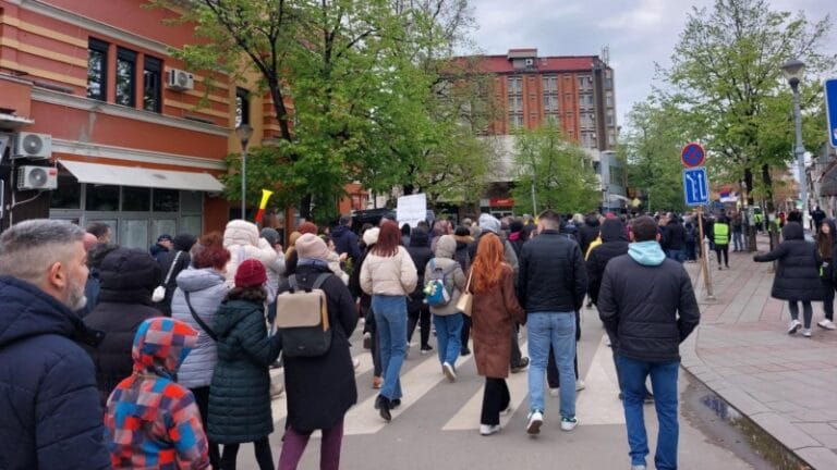 Kostolčani i Gradištanci peške dolaze u Požarevac na protest