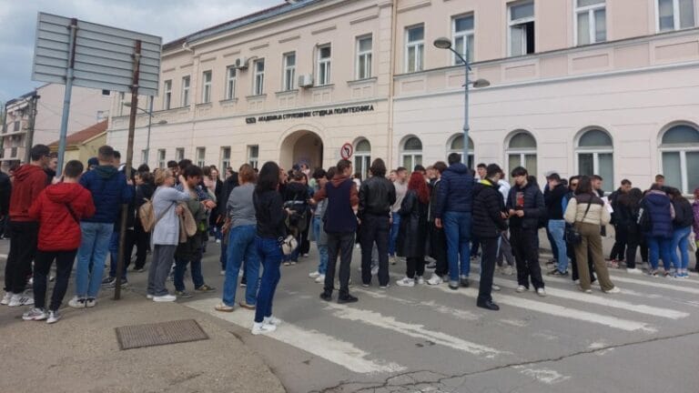 Najavljena tišina ispred Akademije Politehnika Požarevac