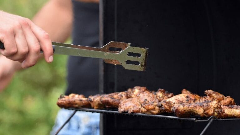 Oprez prilikom pripreme hrane i paljenja vatre