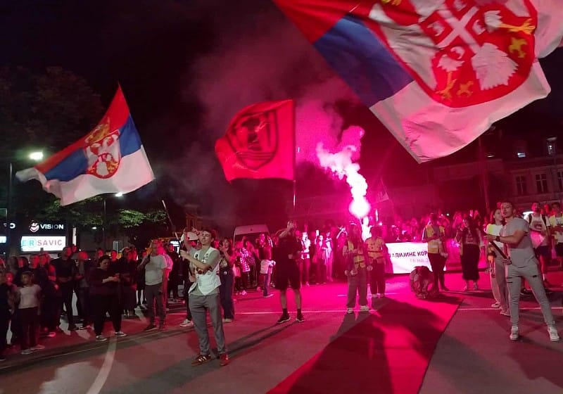 Žuljevi, suze, zagrljaji i ljubav - doček studenata i učenika u Požarevcu 18 Docek naslovna