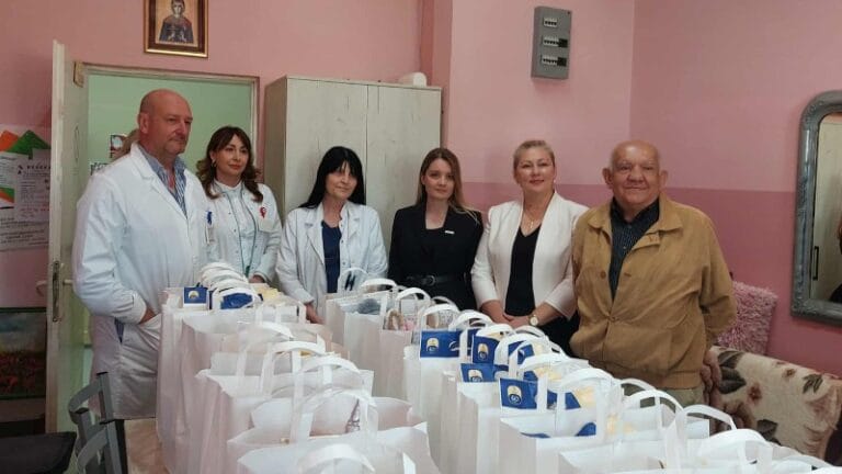 Pokloni za bebe rođene u nedelji Crvenog krsta