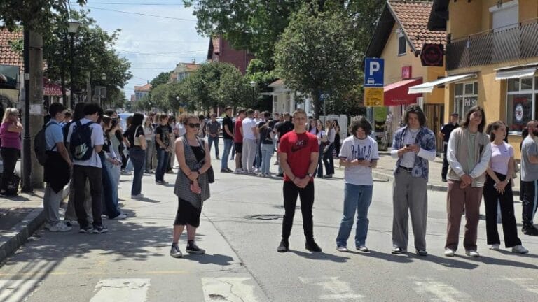 Učenici istrajni na blokadi uprkos povratku na nastavu 