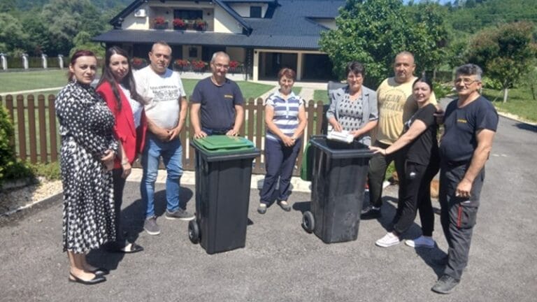 Odnošenje smeća od sada i iz Duboke