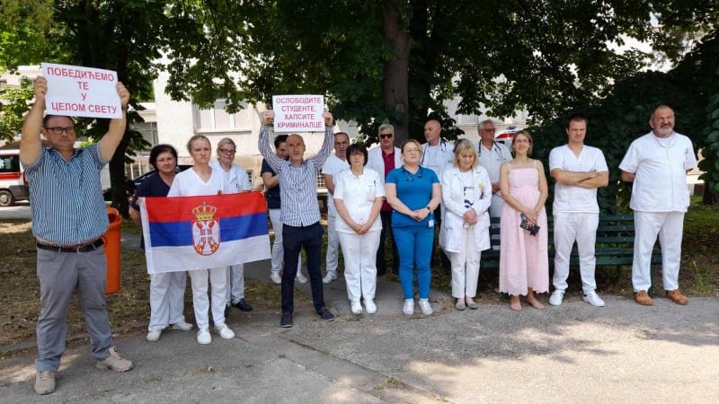 Dve tišine u Požarevcu - kod bolnice i u centru grada 1 Protest bolnica 6. jun
