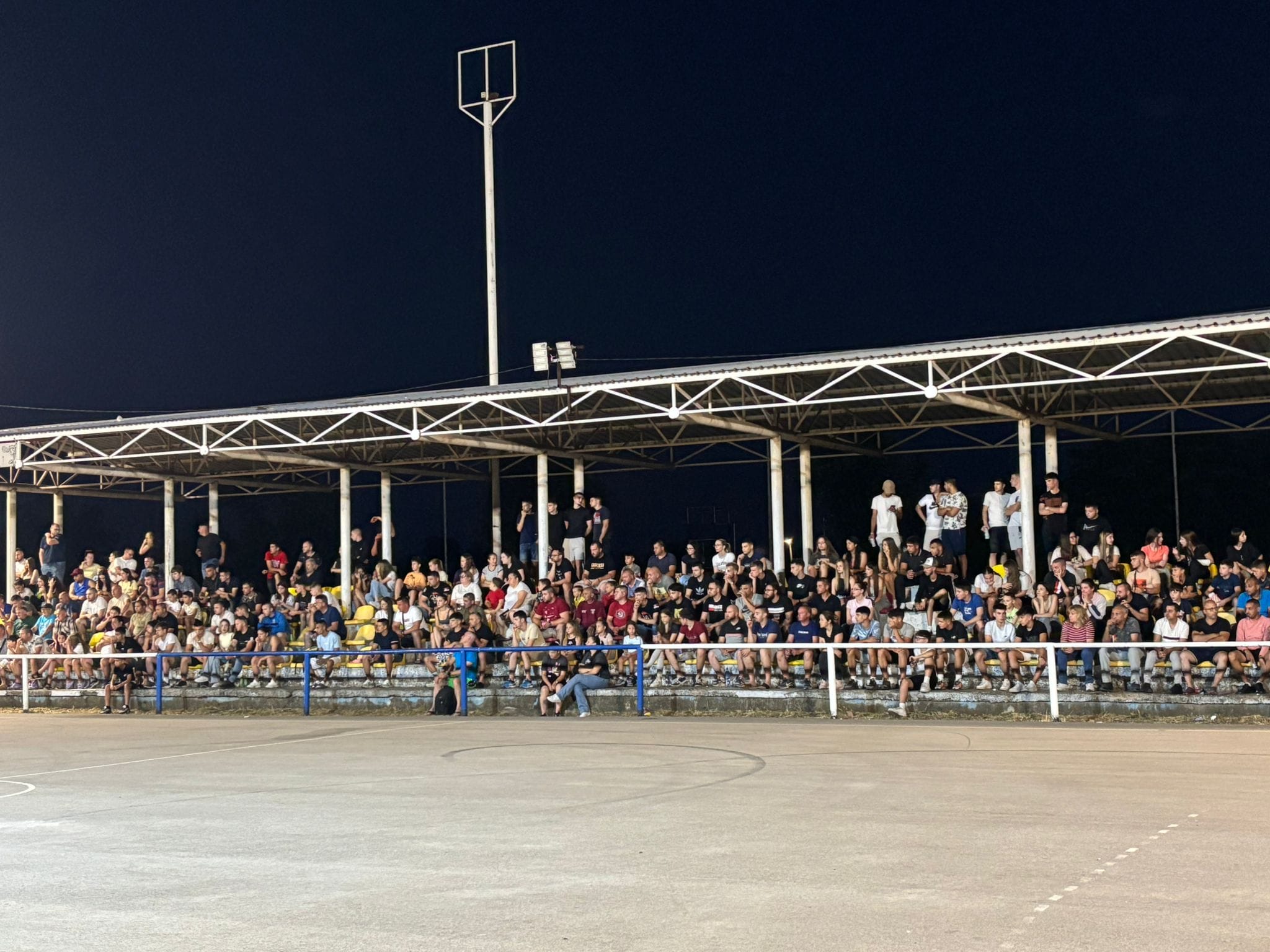 Otvoren deseti Memorijalni turnir „Zoran Popović Pop“ 1 Pune tribine u Vranovu