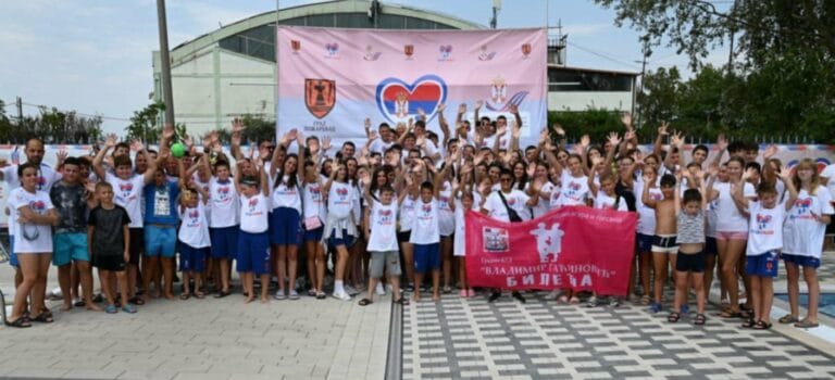 Završen kamp za decu dijaspore na gradskom bazenu u Požarevcu