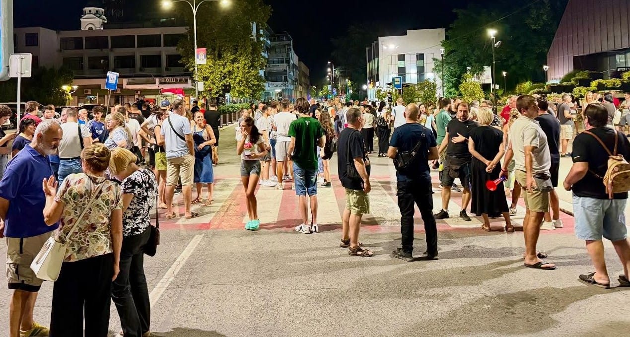 Protesti u Smederevu, Požarevcu i Kostolcu prošli bez incidenata ( FOTO ,VIDEO) 1 532981026 18304234057301047 7686021353703974874 n