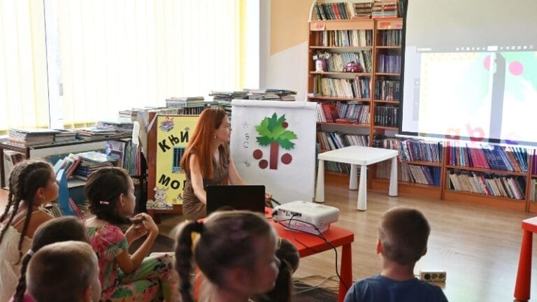 Školica engleskog jezika u biblioteci u Kučevu