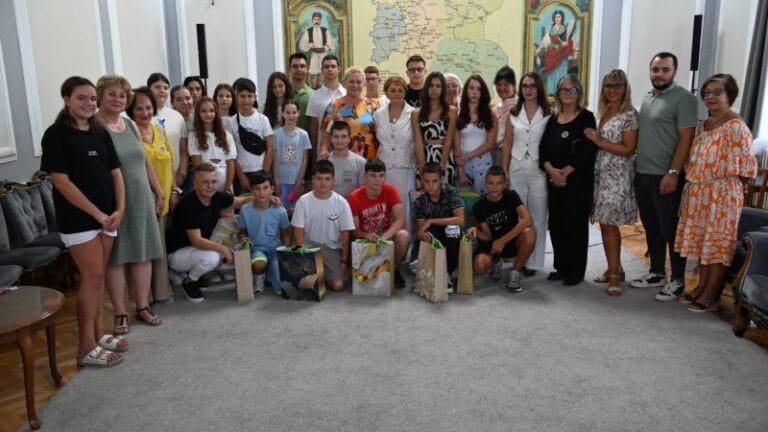 Deca sa Kosova i Metohije posetila Načelstvo u Požarevcu