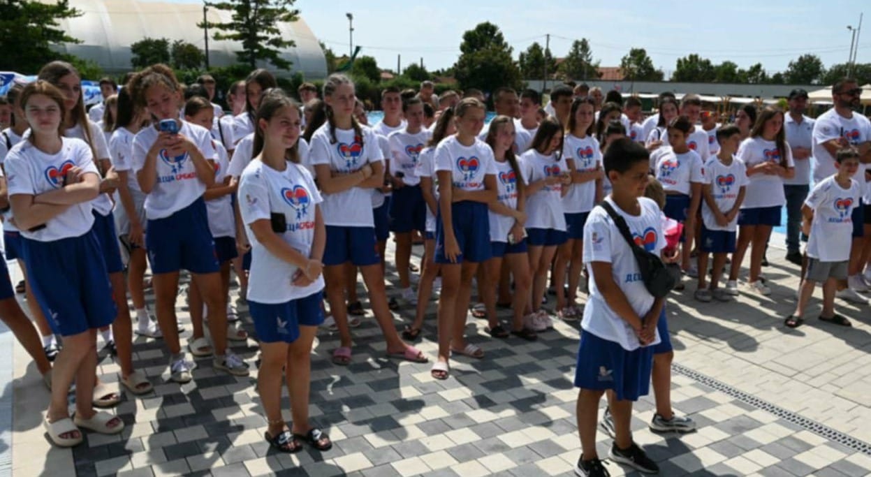 Završen kamp za decu dijaspore na gradskom bazenu u Požarevcu 1 fa46eed7 6512 42b1 a59c 4e628e41969b