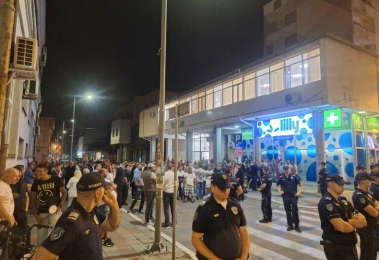 Studenti Požarevca apeluju na građane da večeras ne idu ispred SNS-a