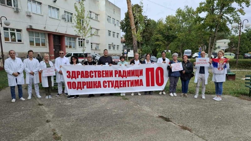 Požarevljani odali poštu stradalima u padu nadstrešnice 1 11 meseci od pada nadstresnice bolnica