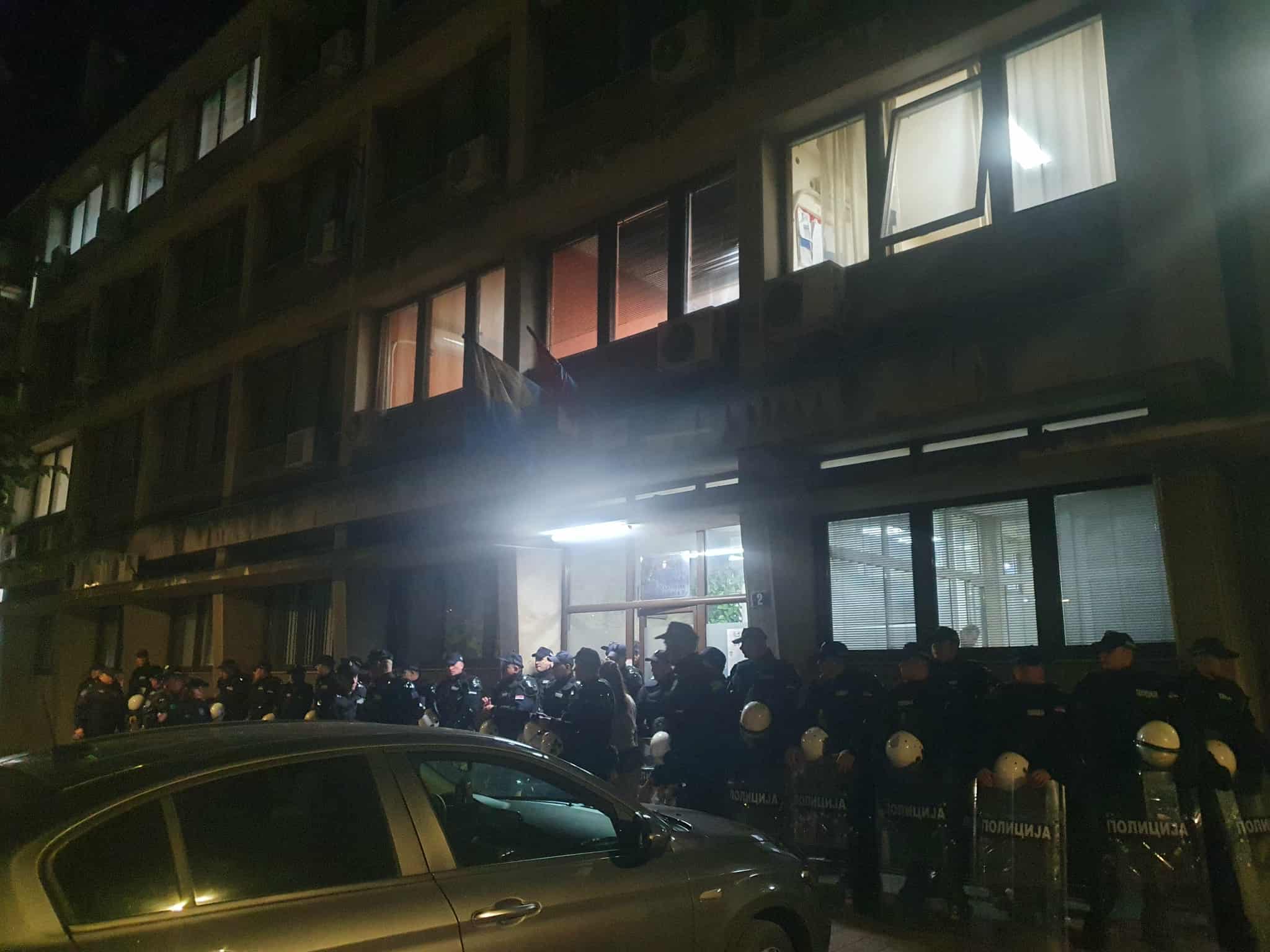 U Smederevu privedeni aktivisti Tvrđave na protestu protiv transporta gasa, umalo sukob građana i policije (FOTO- VIDEO) 7 e062daa0 5524 49e2 95fb 8b1e3b6b1cf3