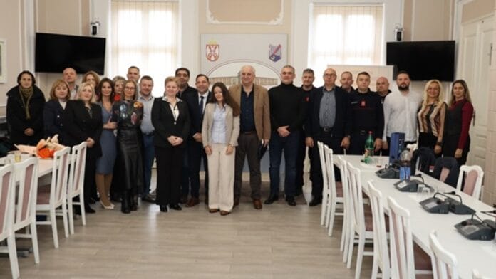 Nagrađeni najbolji radnici obrazovnih ustanova i vatrogasno-spasilačke službe