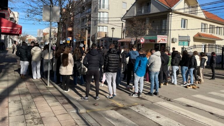 Kod Požarevačke gimnazije – tišina