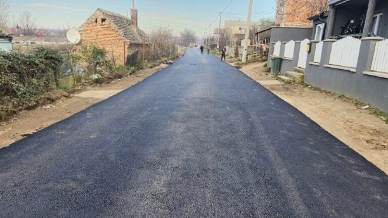 Rehabilitacija trotoara i ojačavanje kolovozne konstrukcije u Kostolcu