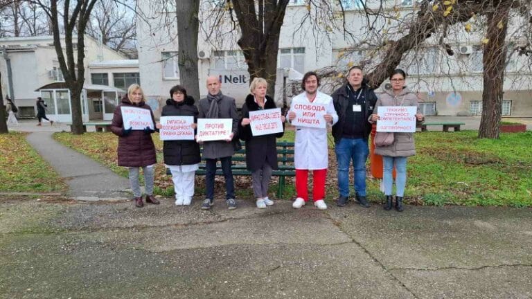Tišina i sećanje: zdravstveni radnici u Požarevcu odali počast žrtvama