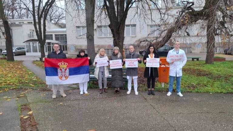 Medicinski radnici najistrajniji – tišina i ovog petka