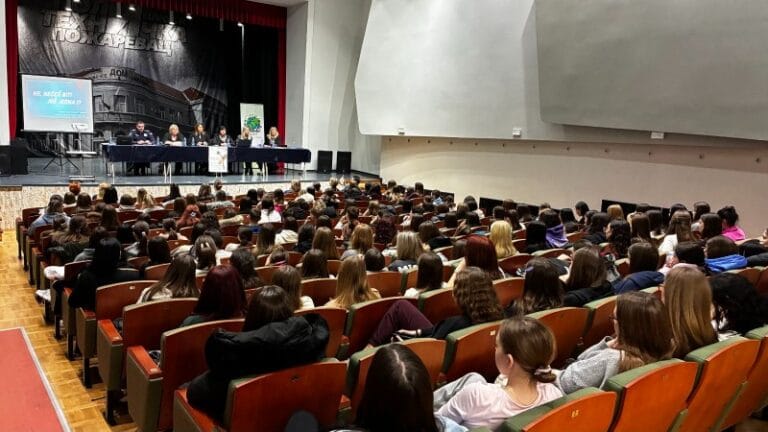 Održane tribine u okviru kampanje „16 dana aktivizma protiv nasilja nad ženama“