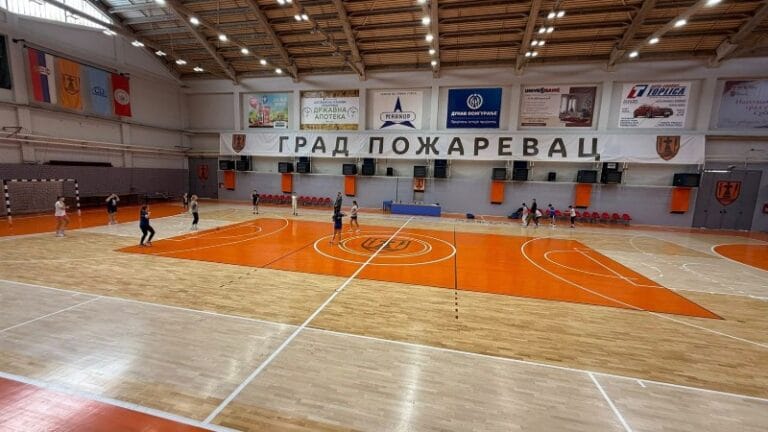 Kampovi za mlade do sredine januara