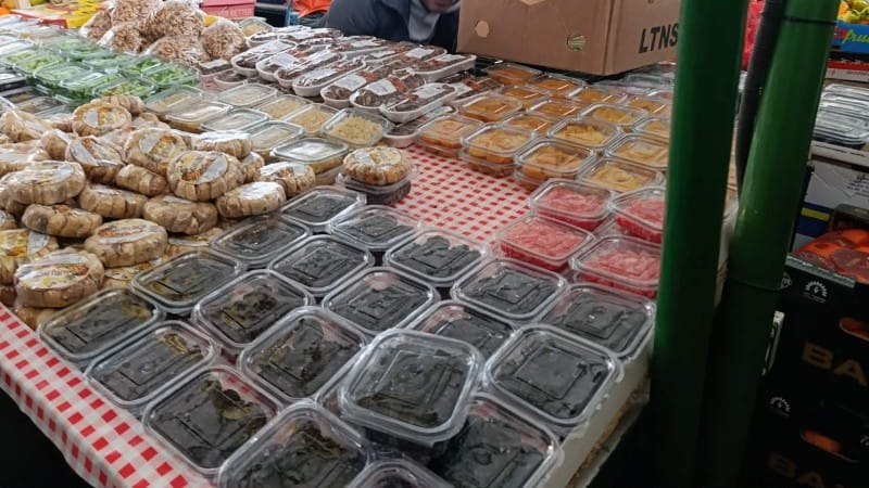 Velike gužve na pijaci, a kakve su cene? 1 Suvo voce