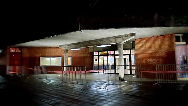 Nadstrešnica Centra za kulturu i dalje „čeka“ sanaciju