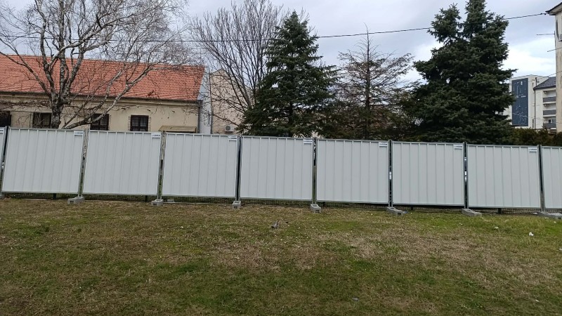 Ogradjivanje zadnje dvoriste