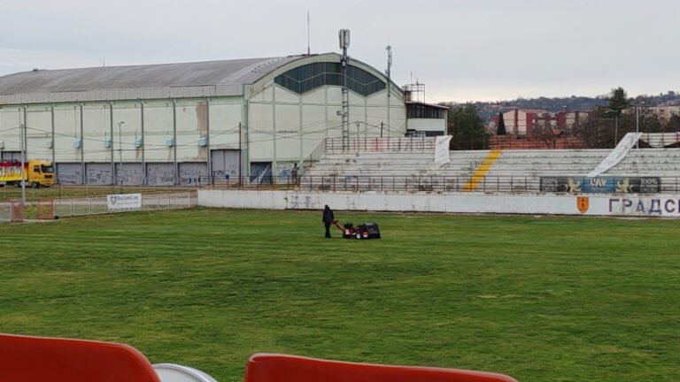 Radovi na pripremi terena za novu sezonu