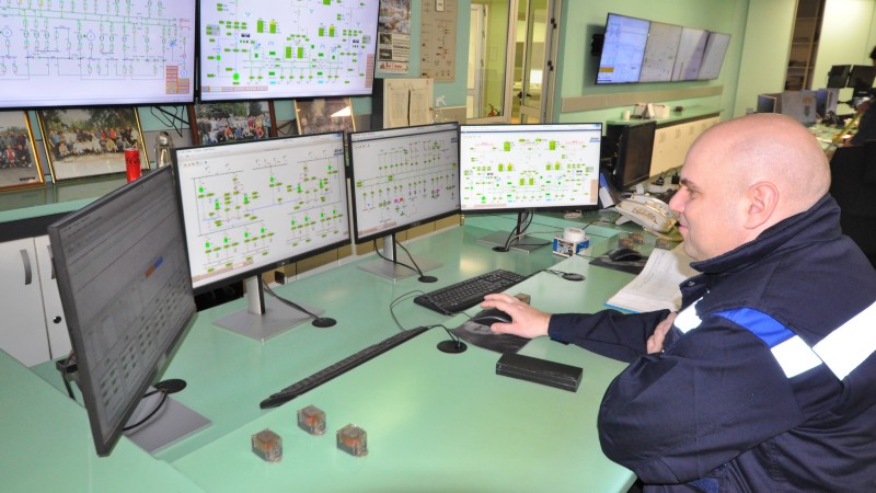 01 Avram Avramovic 02 Na radnom mestu