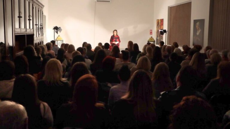 Veče smeha u Golupcu uz komediju „Muž je kao čokolada“